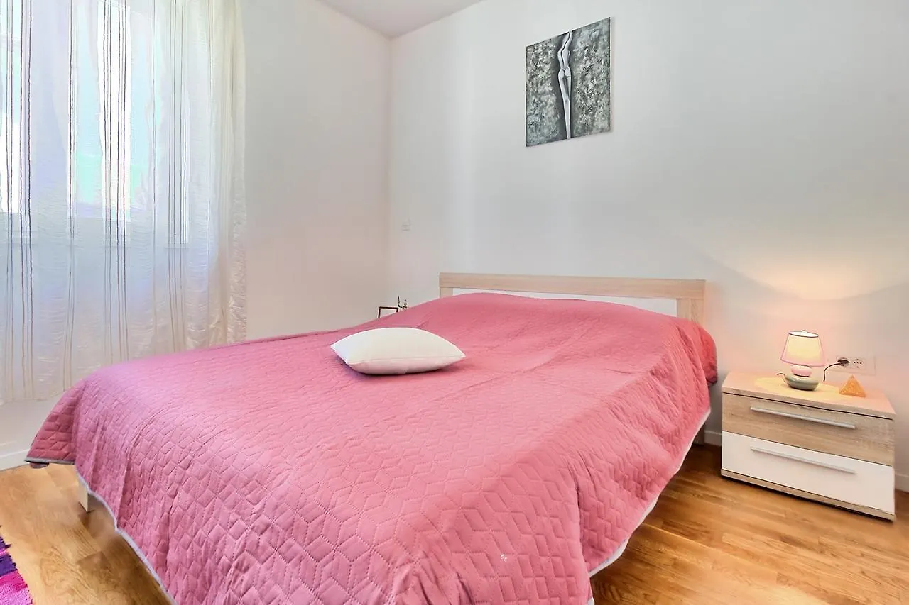 Summertime House With Apartment Umag Chorvatsko