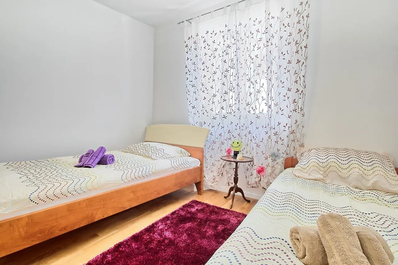 Summertime House With Apartment Umag Chorvatsko